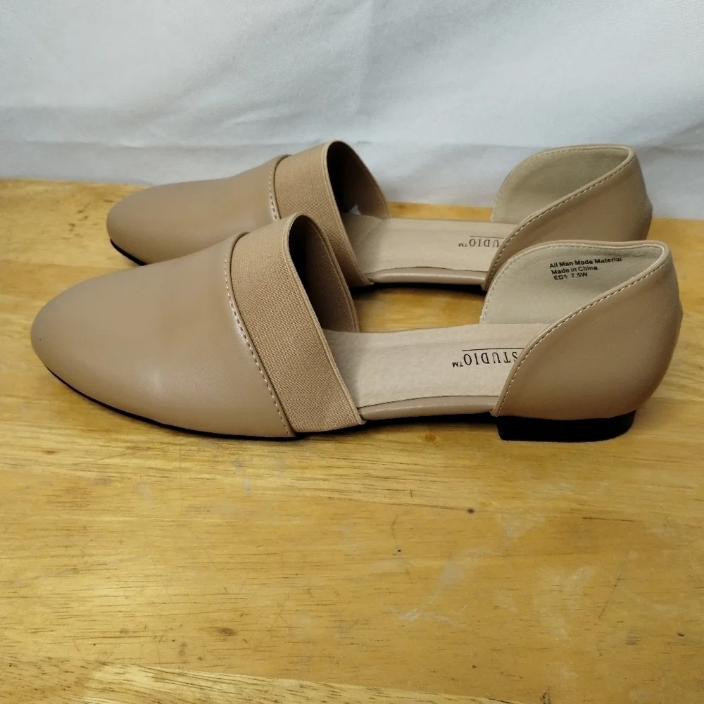 NWOT Salon Studio women's size 7.5w flats shoes